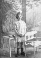 [Eva Cherachoff as a child]